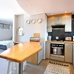 Morakani Studio 503 In Green Point.