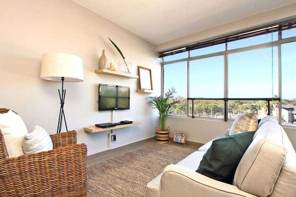Apartment Morakani 503 In Point. Cape Town